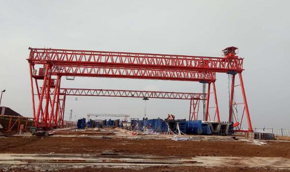 龍門吊操作前是否進行了**交底，交底內(nèi)容是否全面、清晰？