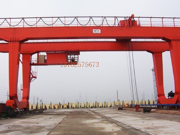 龍門(mén)吊門(mén)式起重機(jī)的日常維護(hù)和保養(yǎng)有哪些具體規(guī)范？